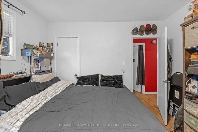 Additional image 13 of 29 Clarendon Ave