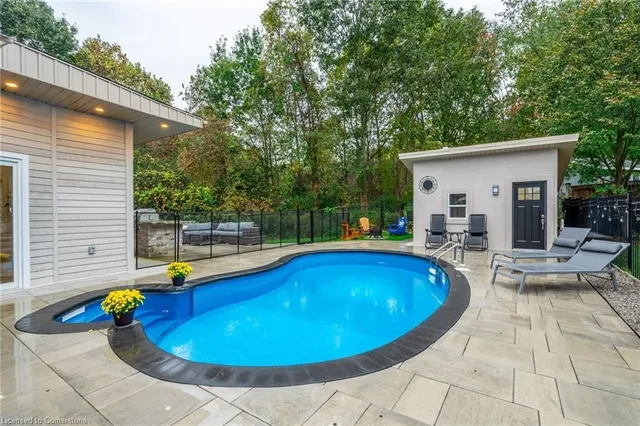 Additional image 40 of 12 Cowper Crt