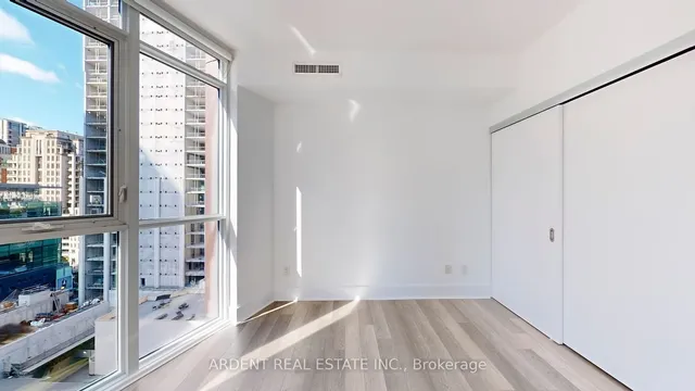 Additional image 26 of 32 Davenport Rd Unit 1107