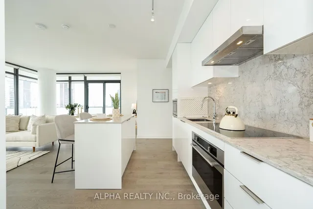 Additional image 3 of 20 Lombard St Unit 3907