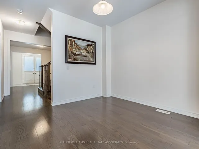 Additional image 9 of 18 Heming Tr