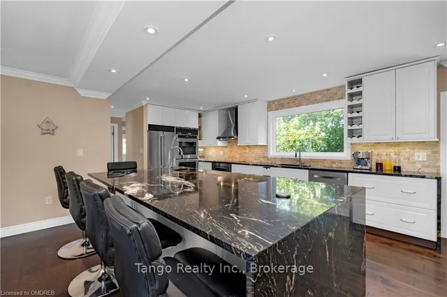 Additional image 5 of 6739 FIFTH Line