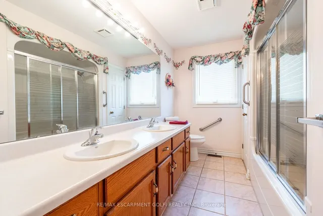 Additional image 19 of 8560 Leeming Rd