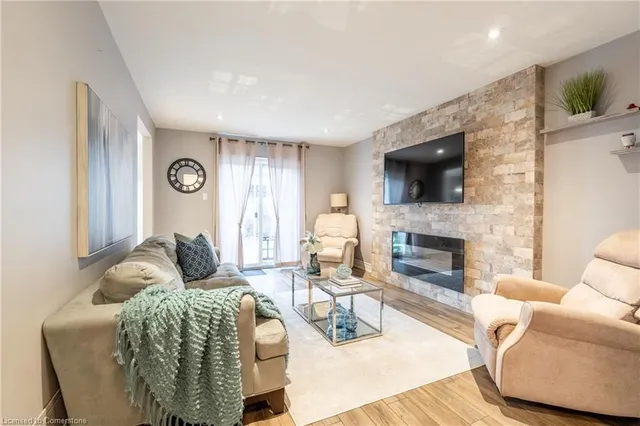 Additional image 17 of 22 Cresthaven Dr