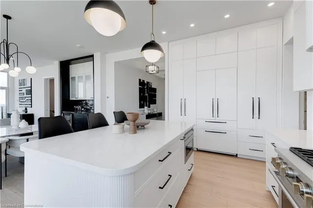 Additional image 43 of 2007 James St Unit 2201