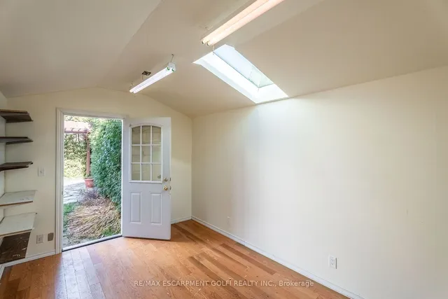 Additional image 38 of 54 Goldcrest Dr