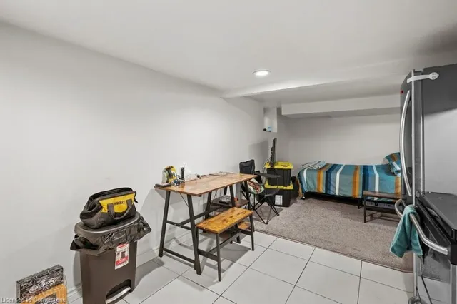 Additional image 38 of 95 Spadina Ave