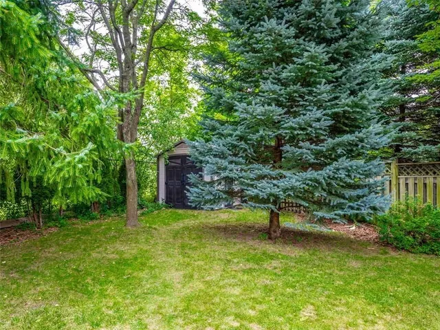 Additional image 23 of 2048 PARKLANE Cres