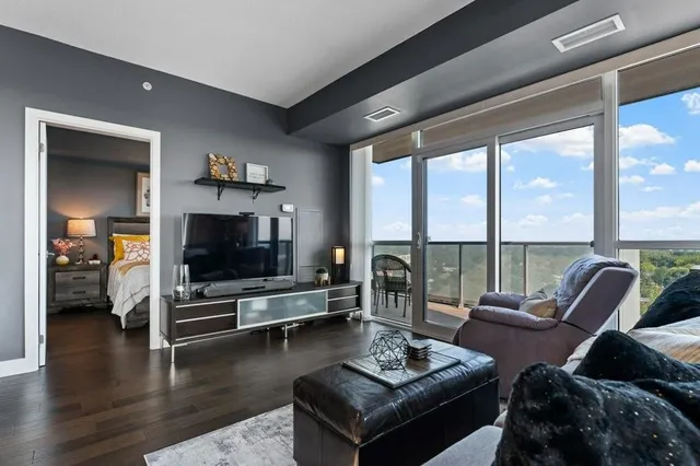 Additional image 18 of 2087 FAIRVIEW St Unit 1304