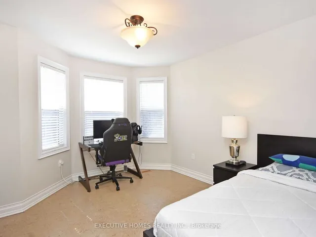 Additional image 18 of 1058 Bowring Cres