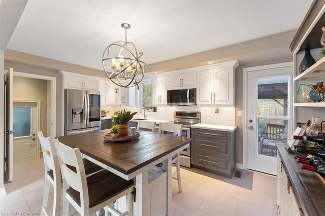 Additional image 10 of 243 Crestwood St