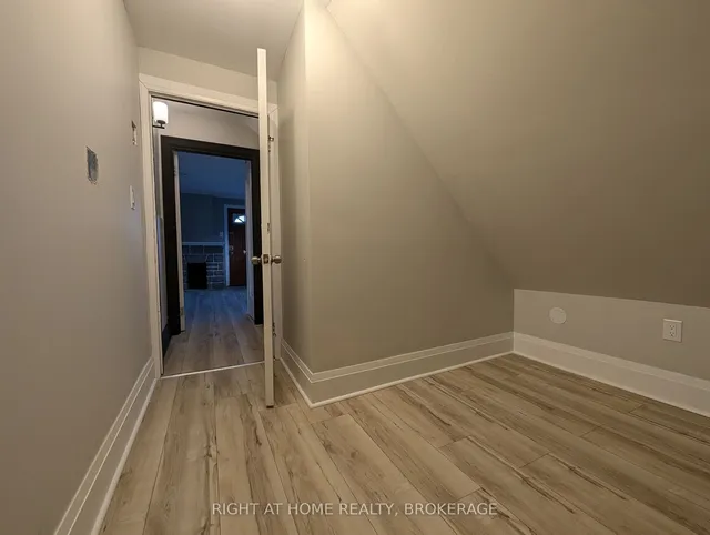 Additional image 27 of 113 Wellington St