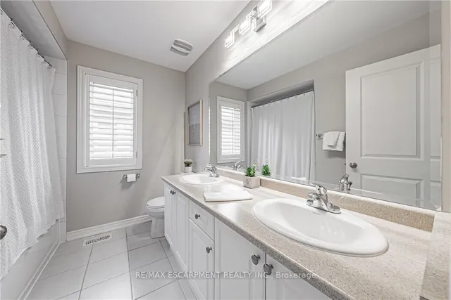 Additional image 33 of 51 Narbonne Cres