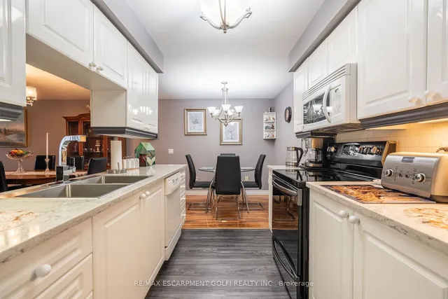 Additional image 9 of 980 Golf Links Rd Unit 107