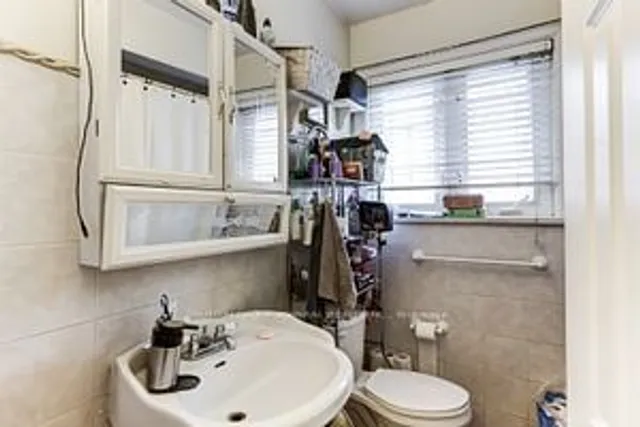 Additional image 15 of 109 Cayuga Ave