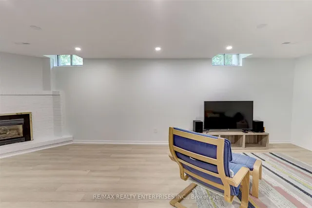 Additional image 22 of 1102 Stephenson Dr