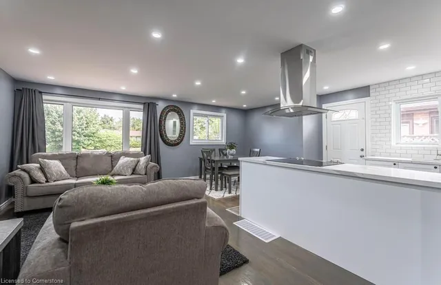 Additional image 3 of 30 Larch St