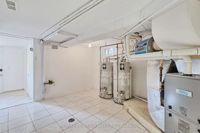 Additional image 36 of 166 Grace St