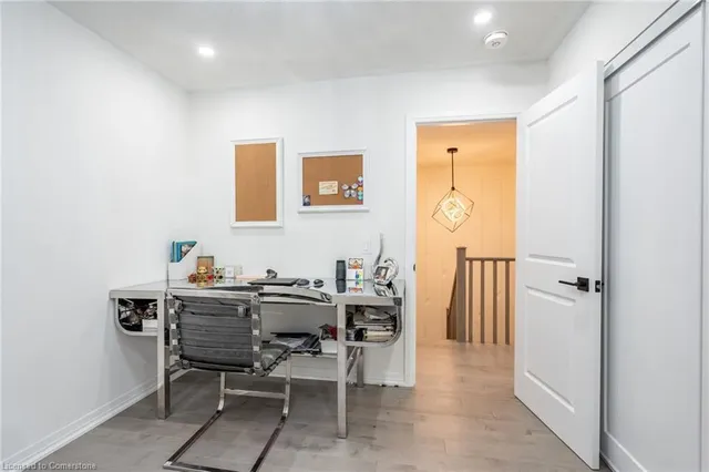 Additional image 38 of 128 Fairey Cres