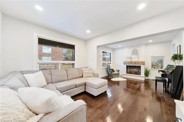 Additional image 8 of 21 East 19th St