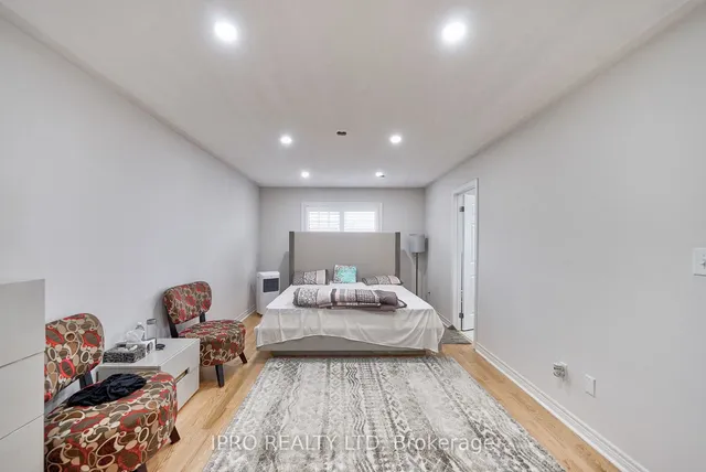 Additional image 24 of 566 BESSBOROUGH Dr