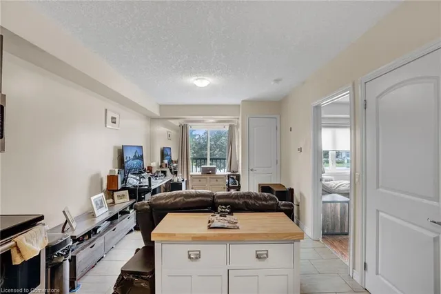 Additional image 7 of 886 Golf Links Rd Unit 104