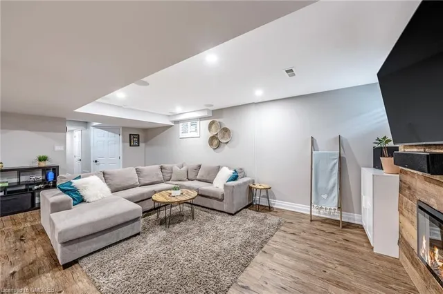 Additional image 33 of 1166 Biason Cir