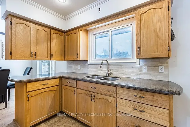 Additional image 20 of 136 Tremaine Rd