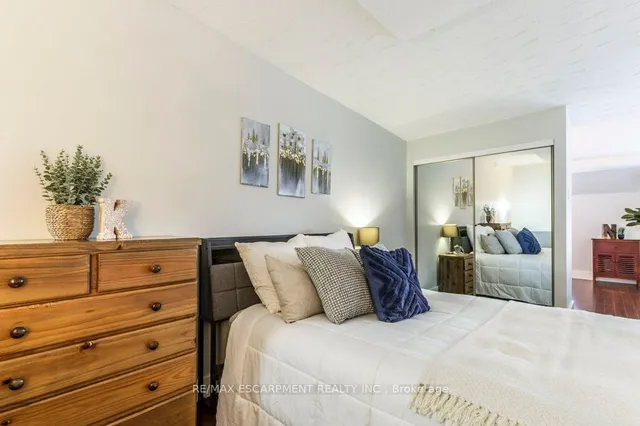 Additional image 29 of 50 Main St Unit 405