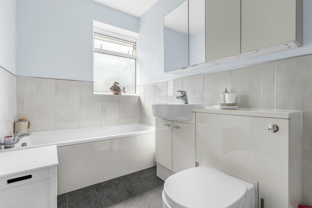 Additional image 19 of Cowpers Way, Tewin, Welwyn