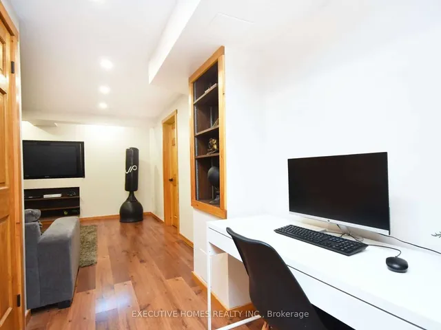 Additional image 24 of 1058 Bowring Cres