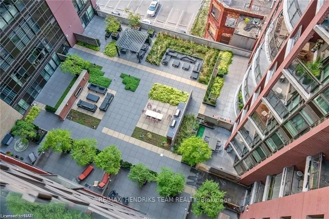 Additional image 35 of 112 KING St Unit LPH10