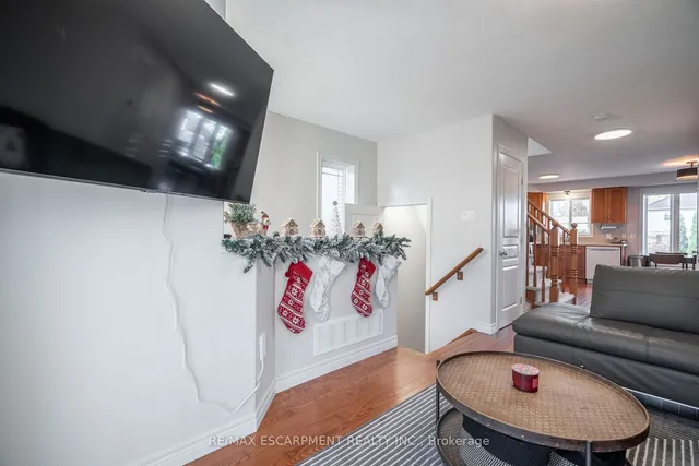 Additional image 6 of 25 Viking Dr Unit 6