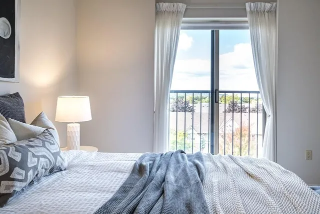 Additional image 17 of 3497 UPPER MIDDLE Rd Unit 409