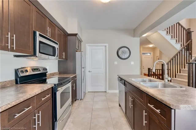 Additional image 15 of 42 Oakhaven Pl