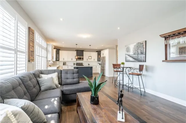 Additional image 18 of 8 Cesar Pl