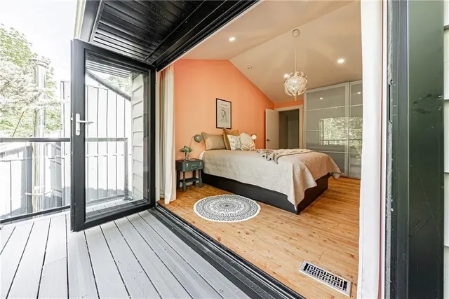 Additional image 33 of 829 FOREST GLEN Ave