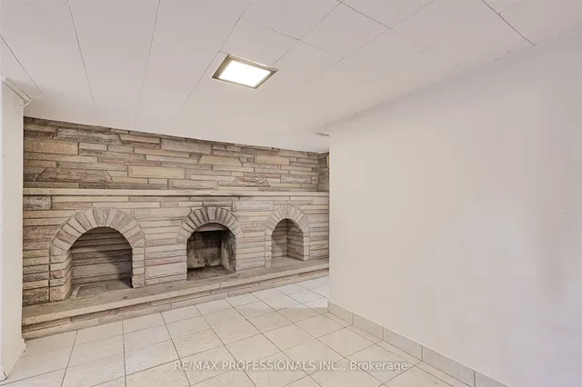 Additional image 29 of 166 Grace St