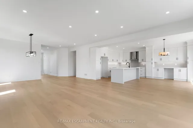 Additional image 8 of 34 Hampshire Pl