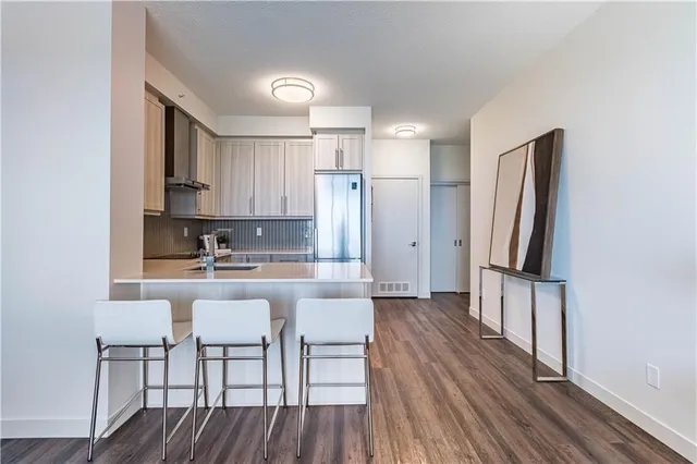 Additional image 19 of 2081 FAIRVIEW St Unit 1406