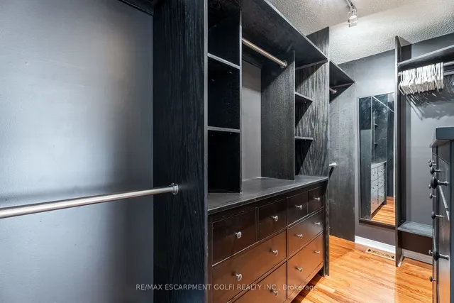 Additional image 22 of 54 Goldcrest Dr