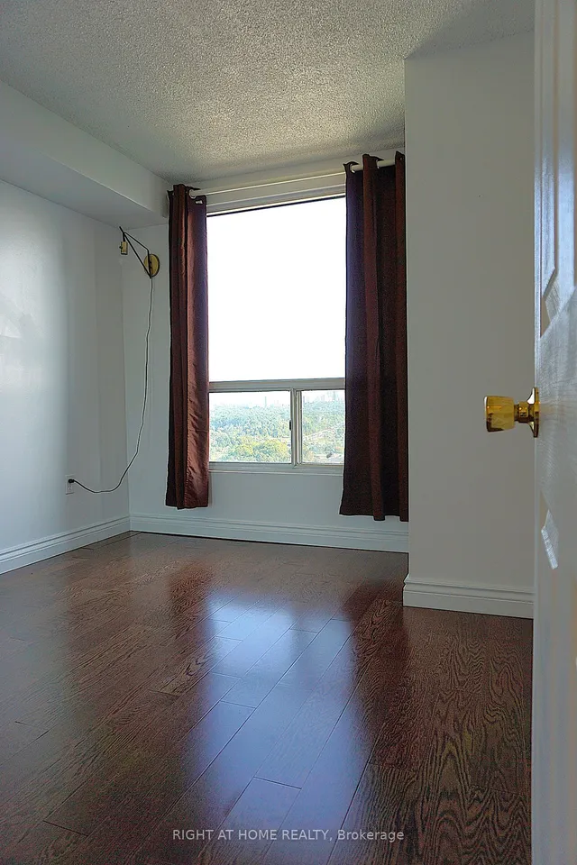 Additional image 19 of 7 Concorde Pl Unit 2110