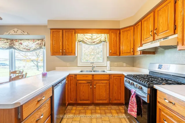 Additional image 10 of 8560 Leeming Rd