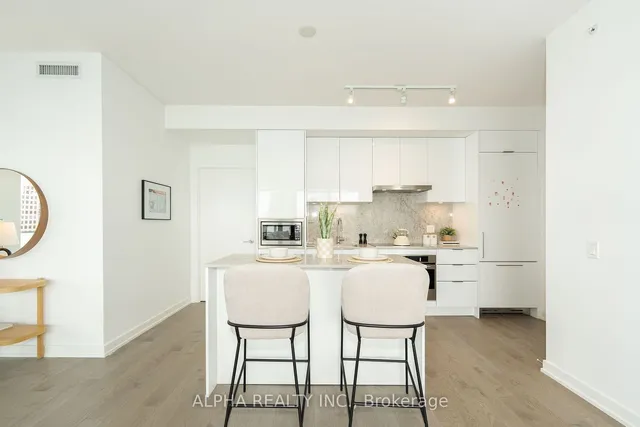 Additional image 8 of 20 Lombard St Unit 3907