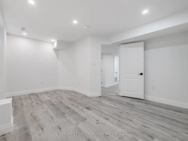 Additional image 32 of 129 Mclaughlin Ave