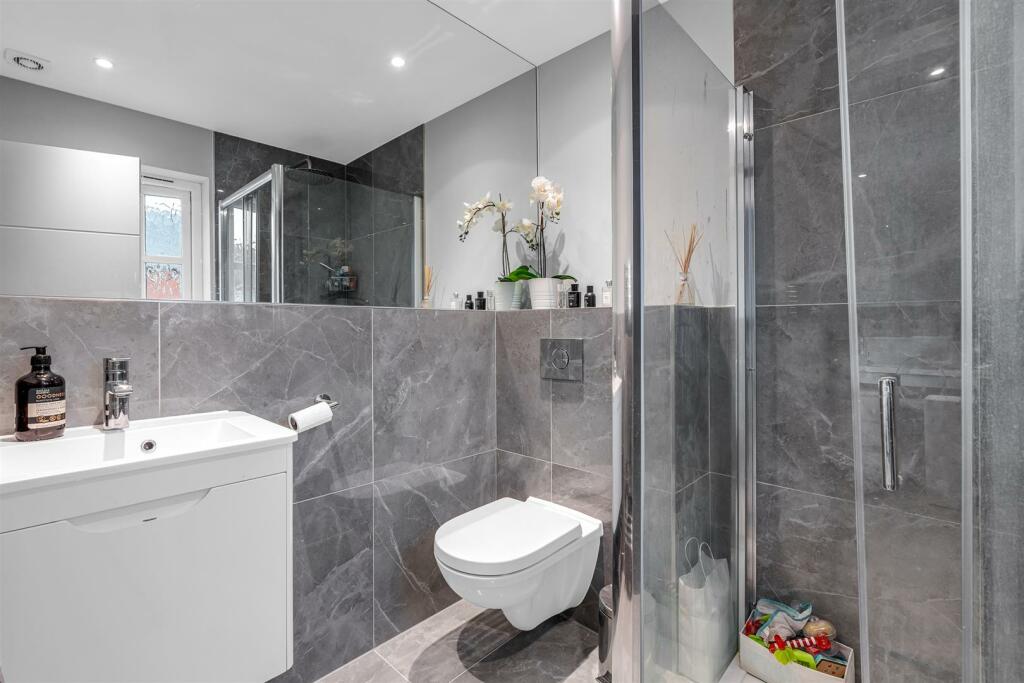 Additional image 14 of Welwyn Hall Gardens, Welwyn