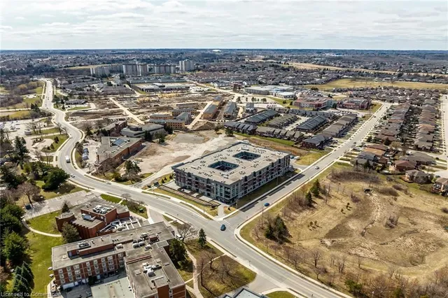 Additional image 11 of 1 Redfern Ave Unit 403