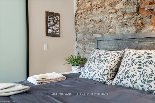 Additional image 16 of 121 KING St Unit 204