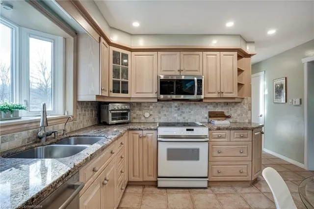 Additional image 14 of 25 Terrace Dr