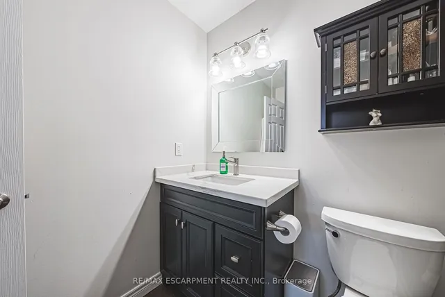 Additional image 27 of 48 Madonna Dr